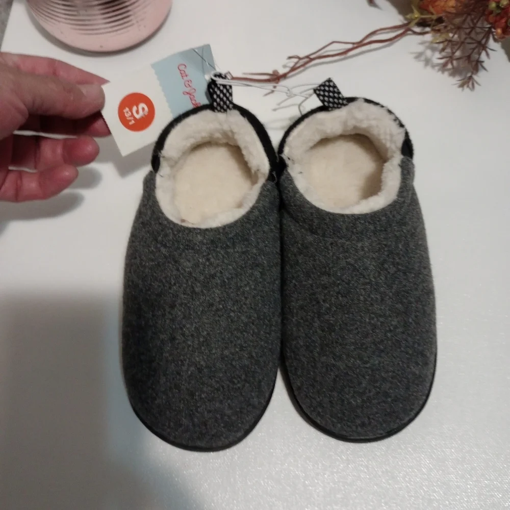 Cat & Jack Gray Kids Slippers
